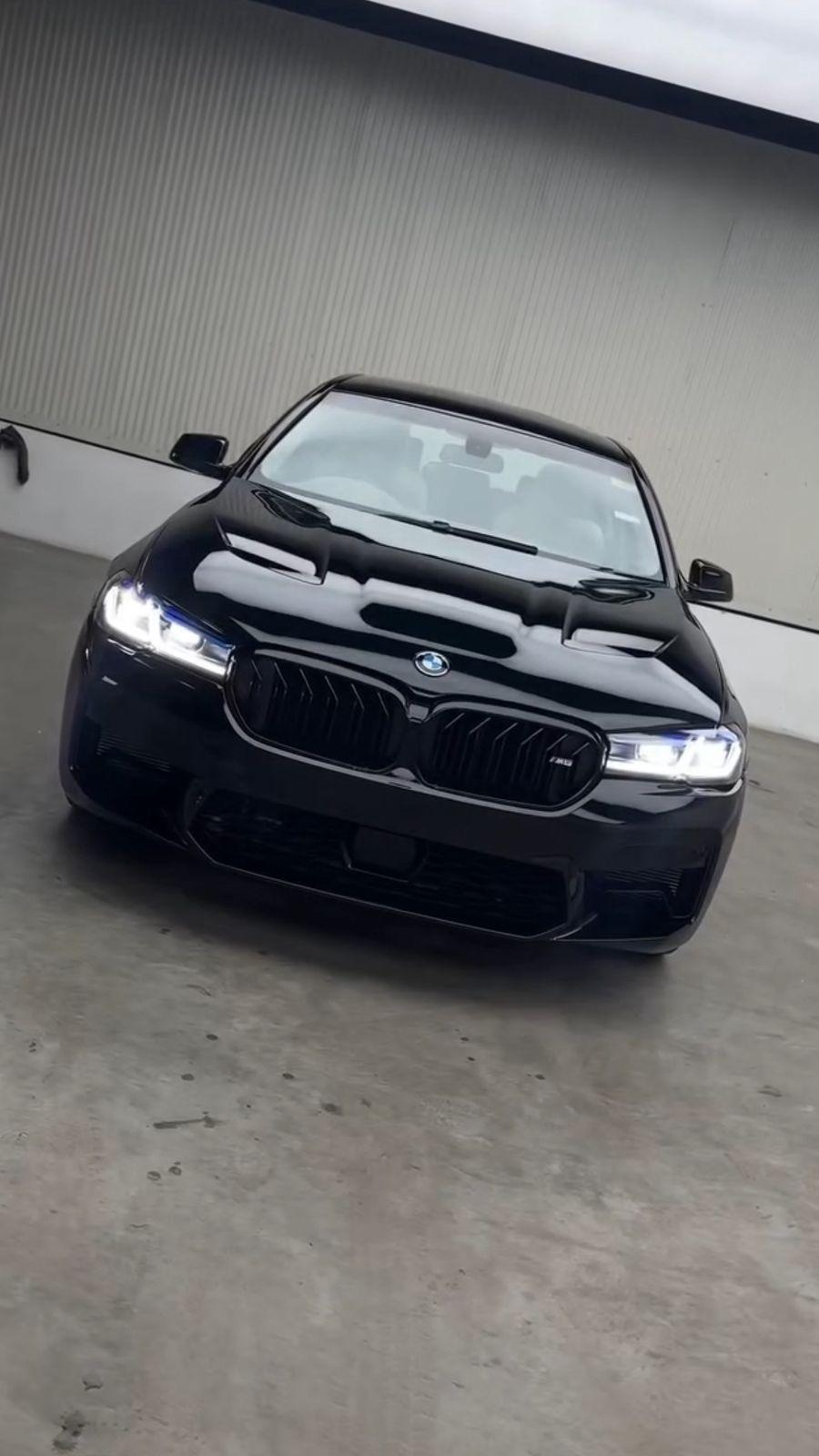 BMW M5 Black
