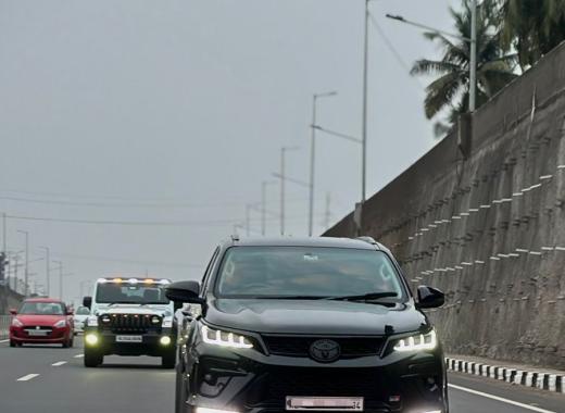 Toyota Legender Black