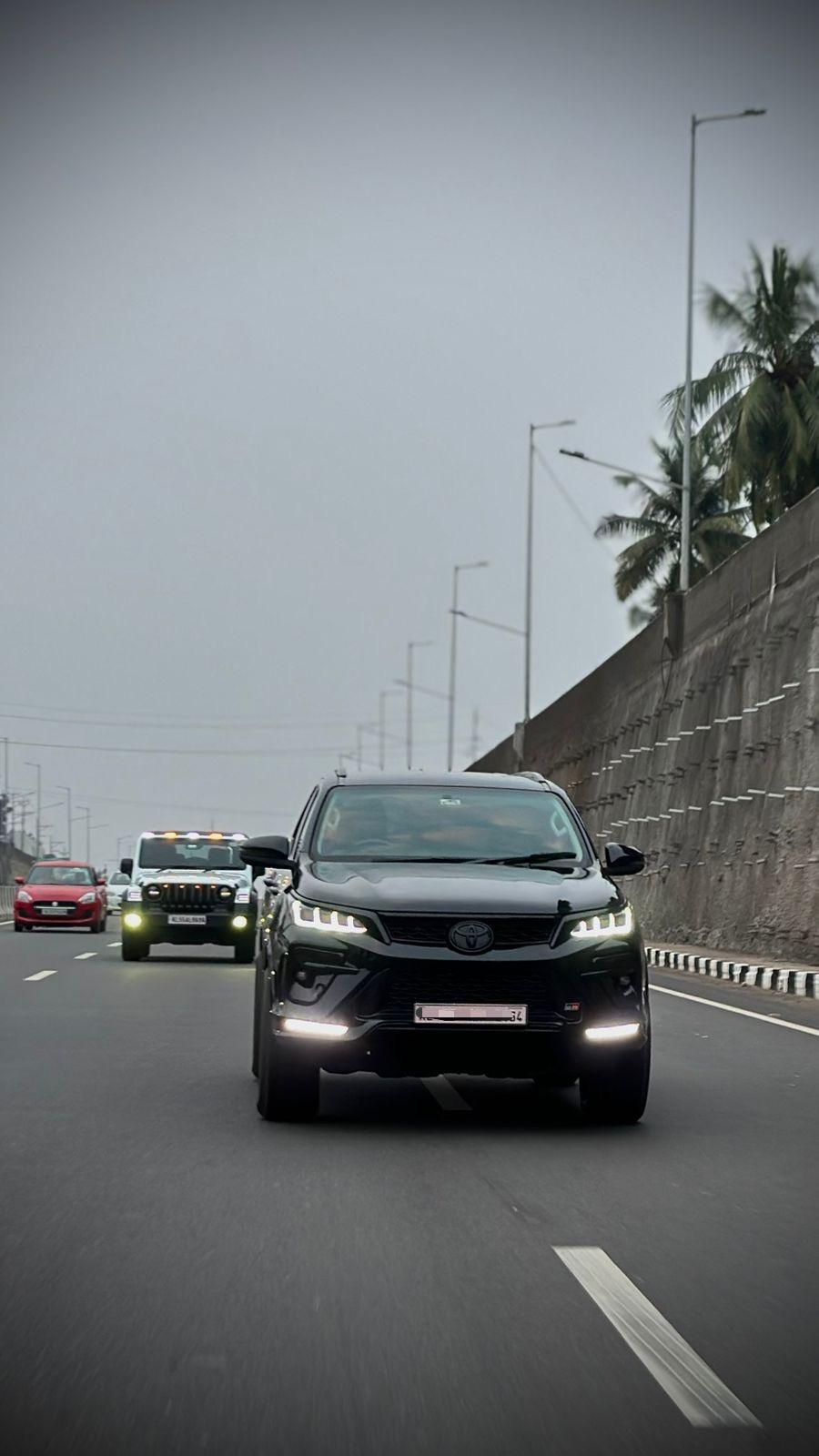 Toyota Legender Black