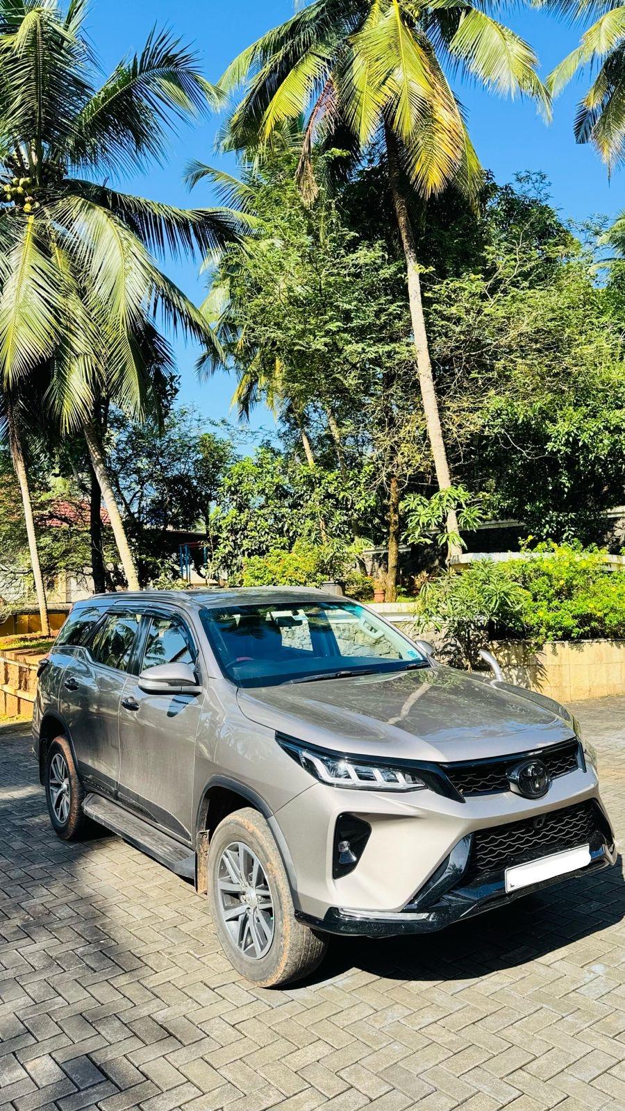 Toyota Fortuner Legender
