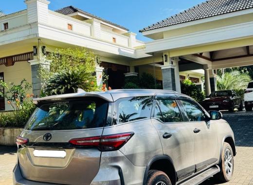 Toyota Fortuner Legender